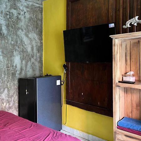 Twospaces Living At Wave And Chill House, Canggu Exteriör bild