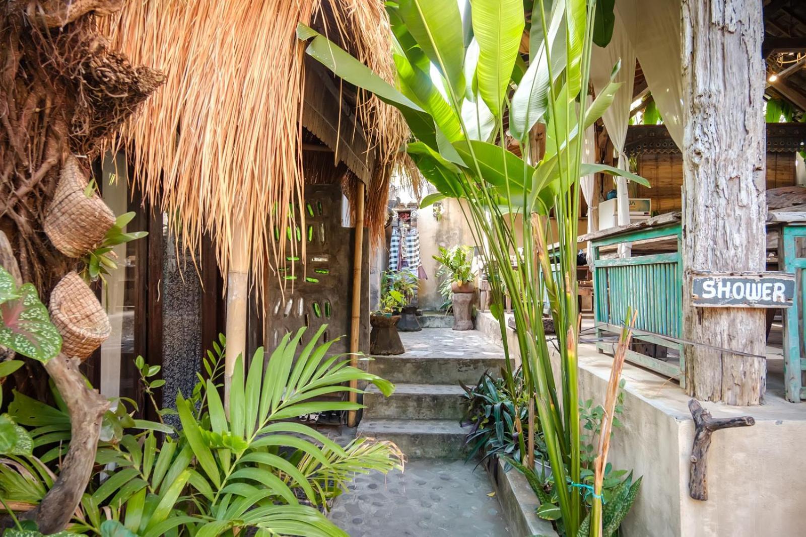 Twospaces Living At Wave And Chill House, Canggu Exteriör bild