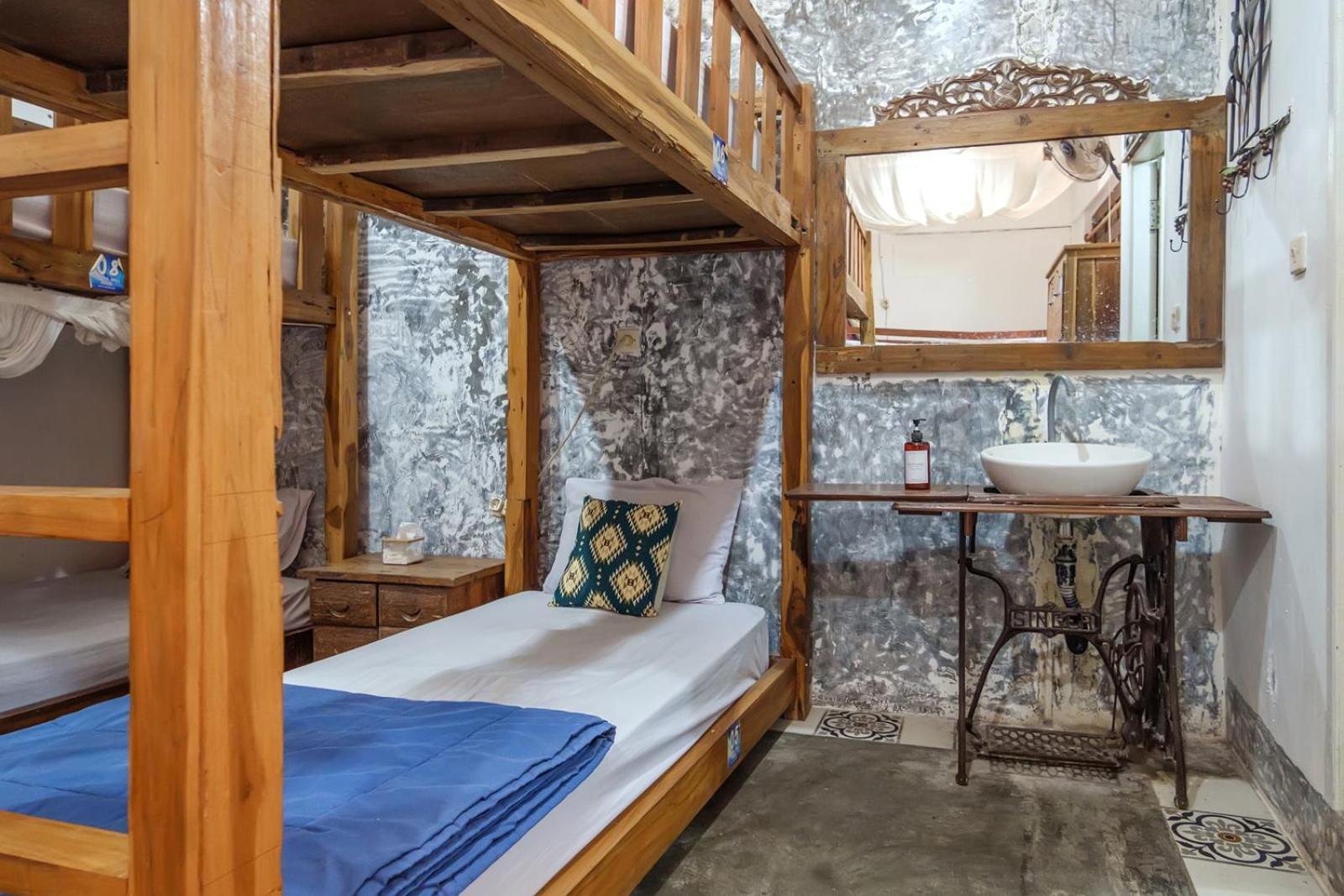 Twospaces Living At Wave And Chill House, Canggu Exteriör bild