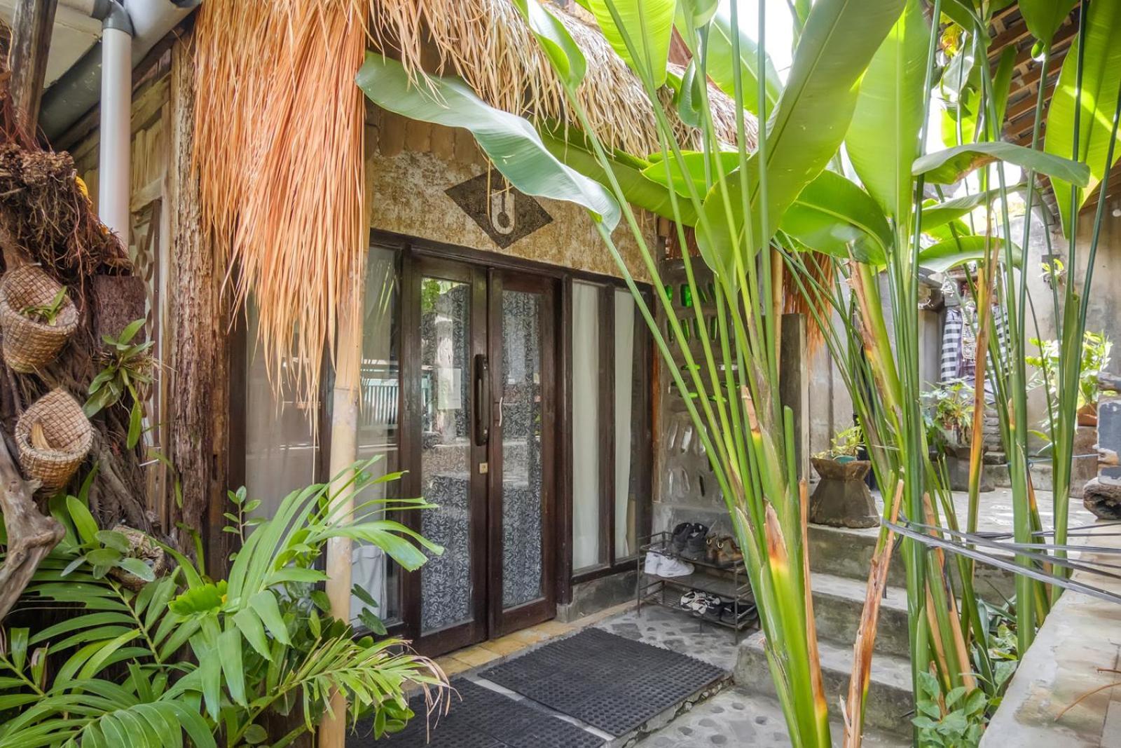 Twospaces Living At Wave And Chill House, Canggu Exteriör bild