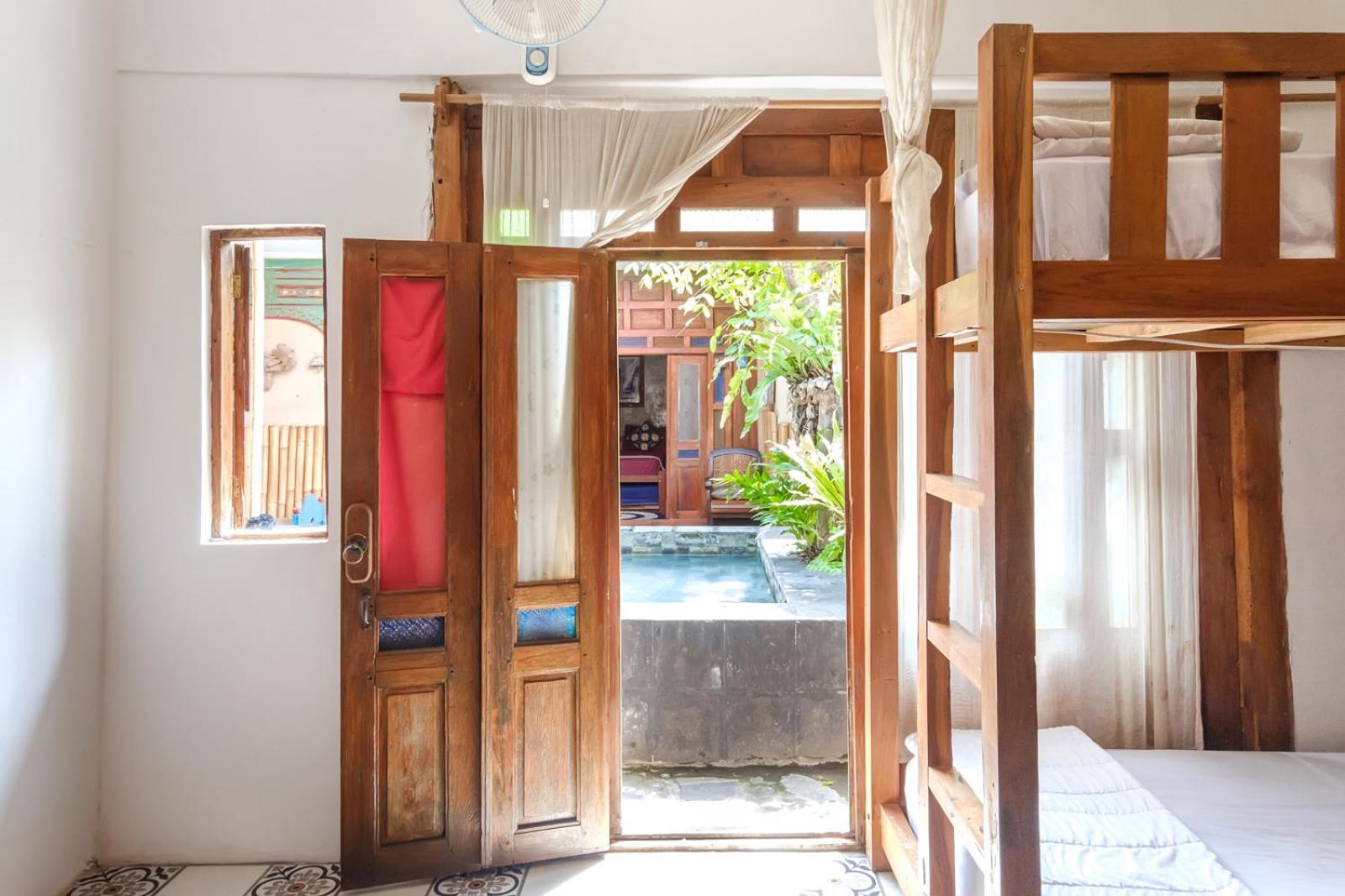 Twospaces Living At Wave And Chill House, Canggu Exteriör bild