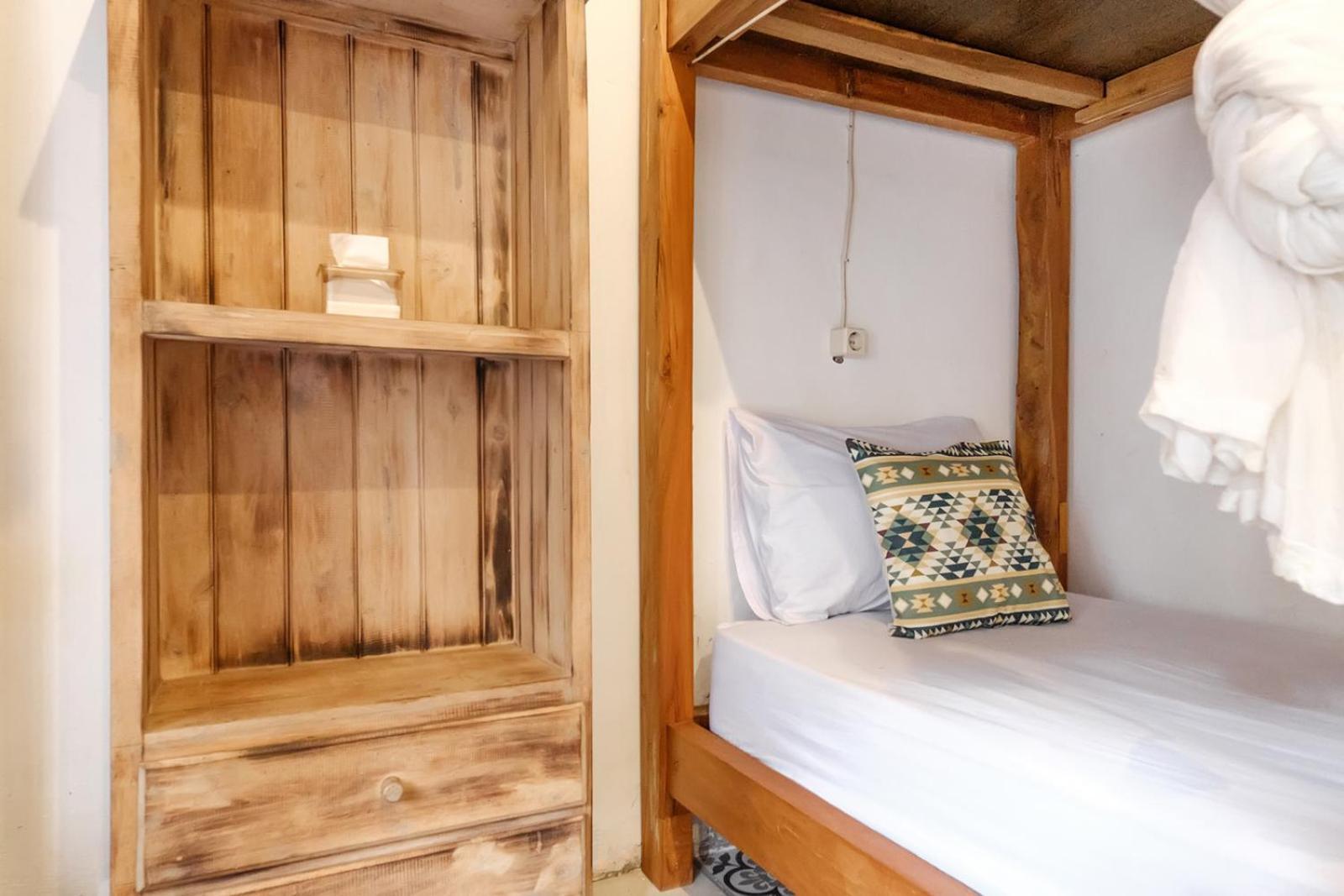 Twospaces Living At Wave And Chill House, Canggu Exteriör bild